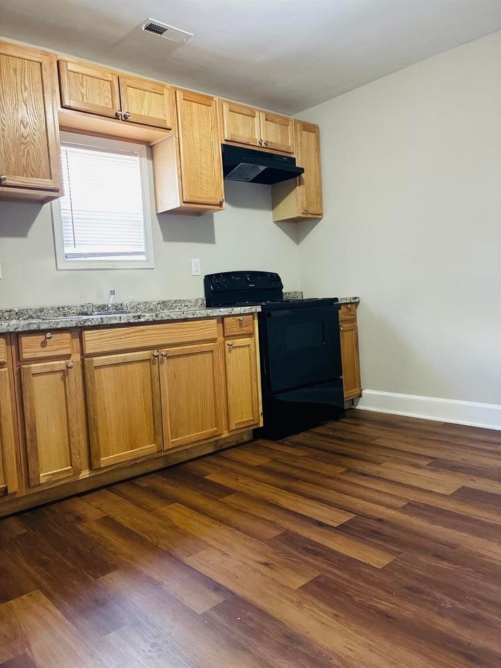 608 Park Ave - Photo 3 of 24