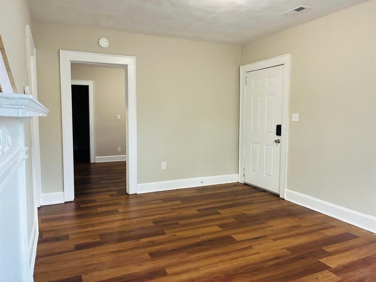 608 Park Ave - Photo 7 of 24