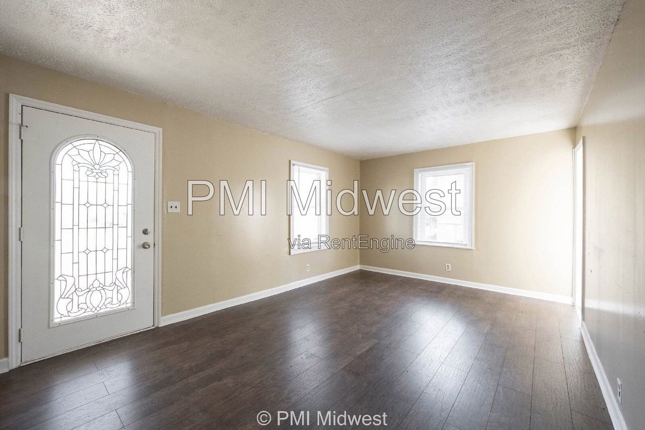 4565 Brookville Rd - Photo 5 of 26