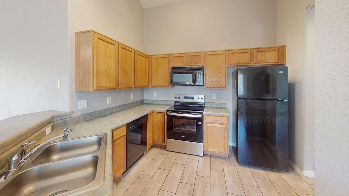 9462 N Scarlet Tanager Ln - Photo 4 of 28