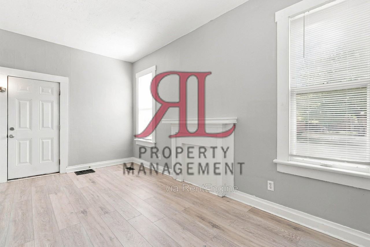 346 Stewart Ave - Photo 5 of 11