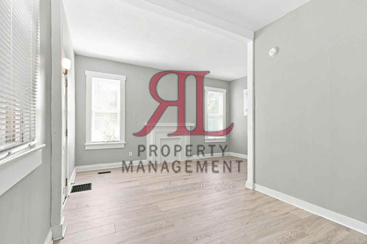 346 Stewart Ave - Photo 6 of 11