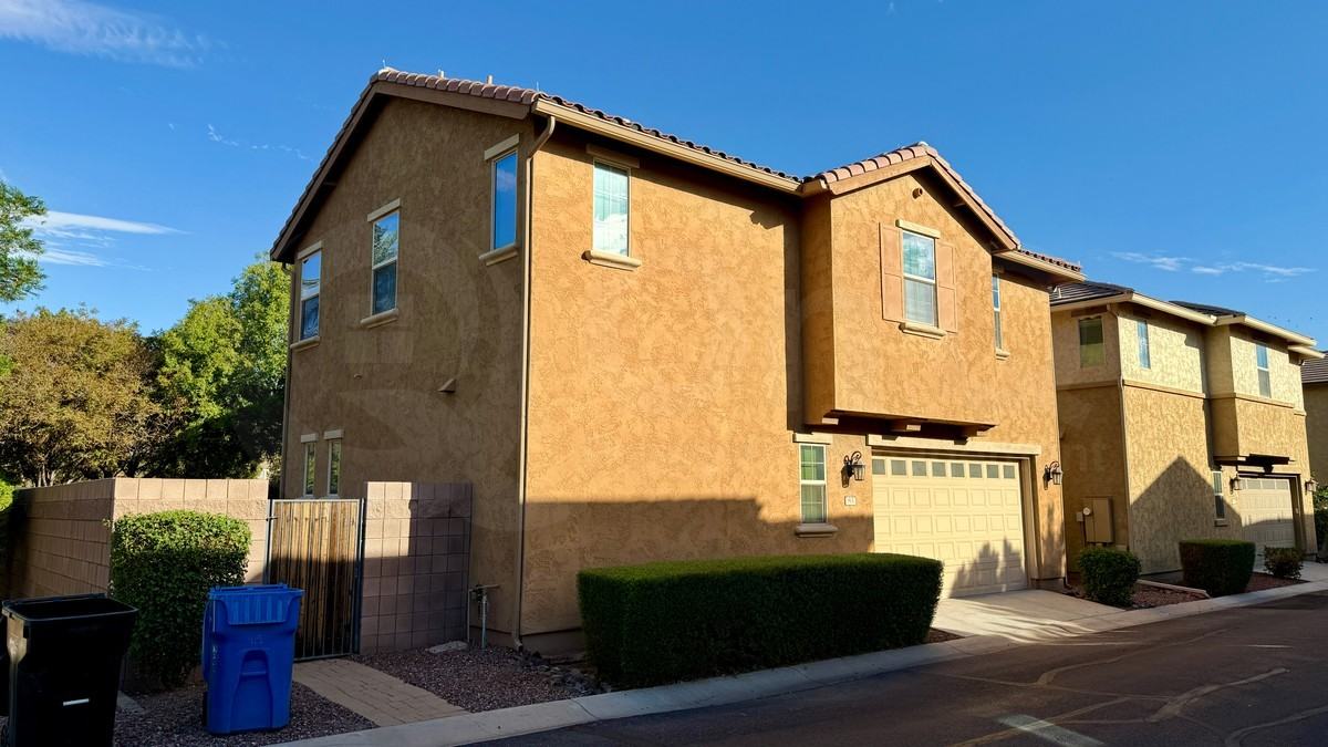915 S Osborn Ln - Photo 3 of 33