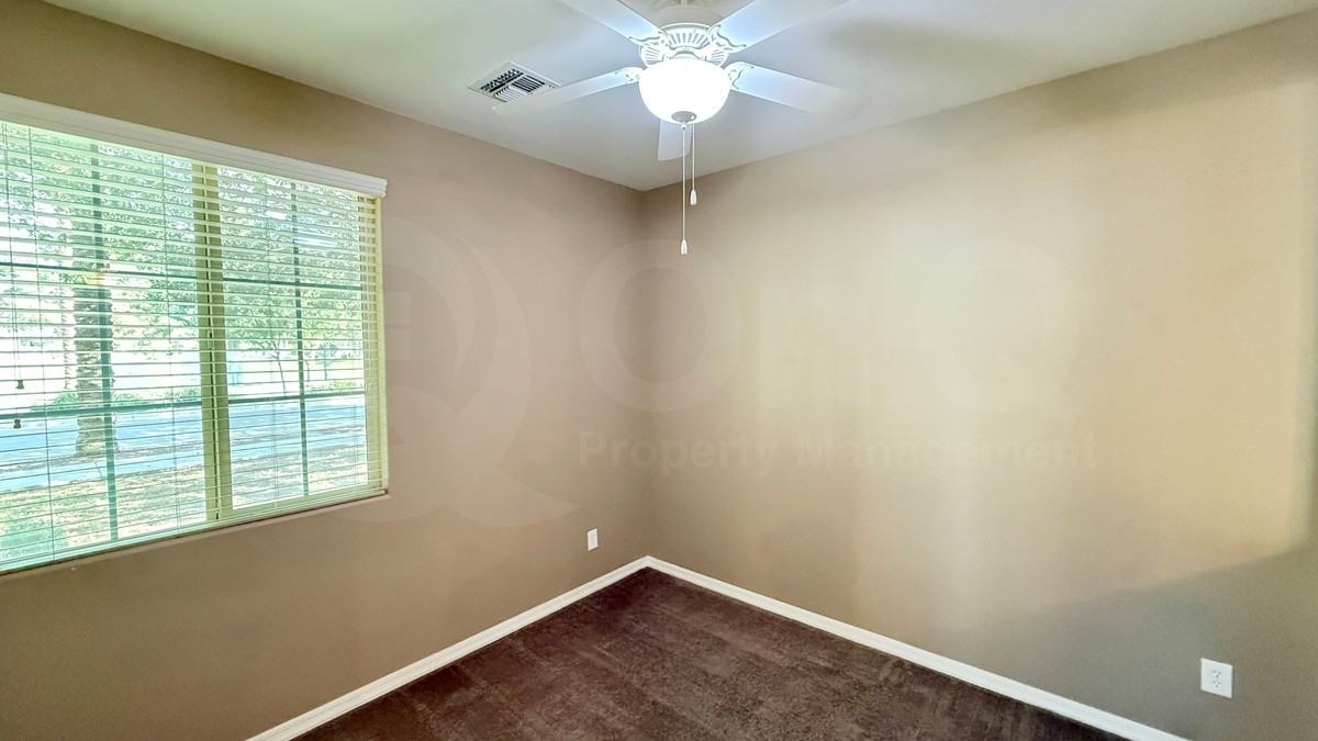915 S Osborn Ln - Photo 7 of 33