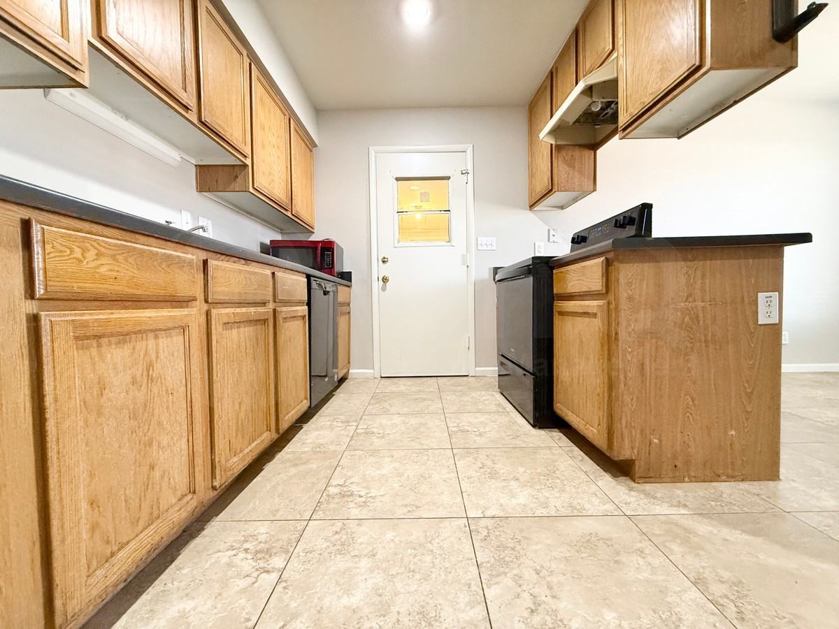 309 N Dobson Rd - Photo 4 of 22