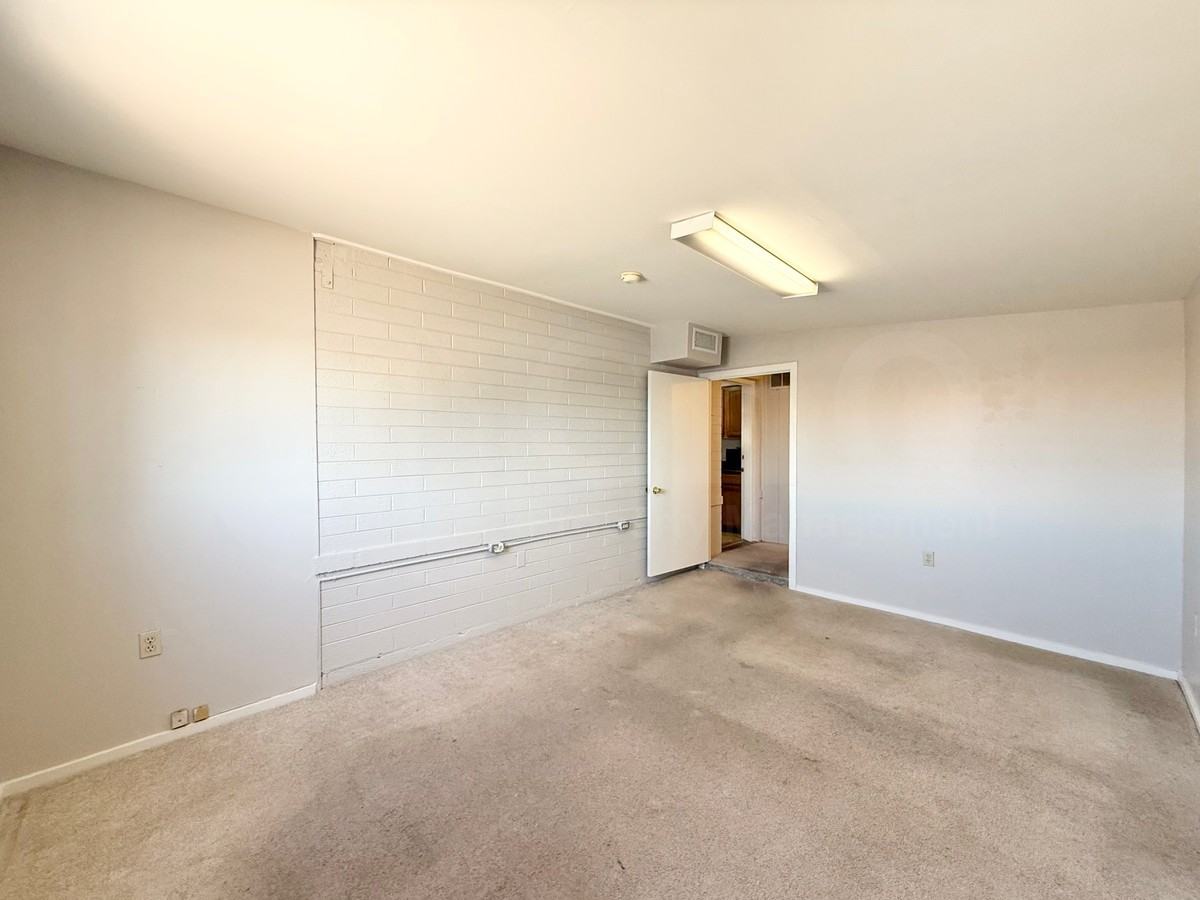 309 N Dobson Rd - Photo 6 of 22