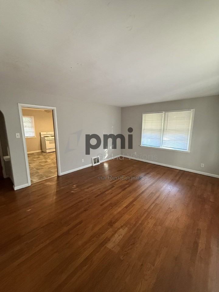 2060 N Water St - Photo 6 of 23