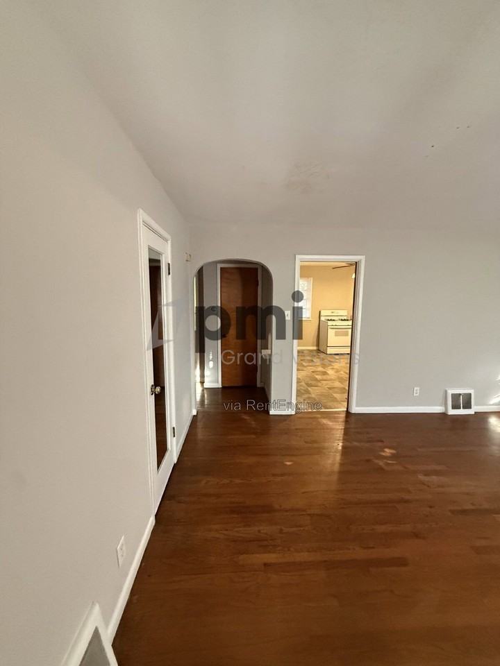 2060 N Water St - Photo 7 of 23