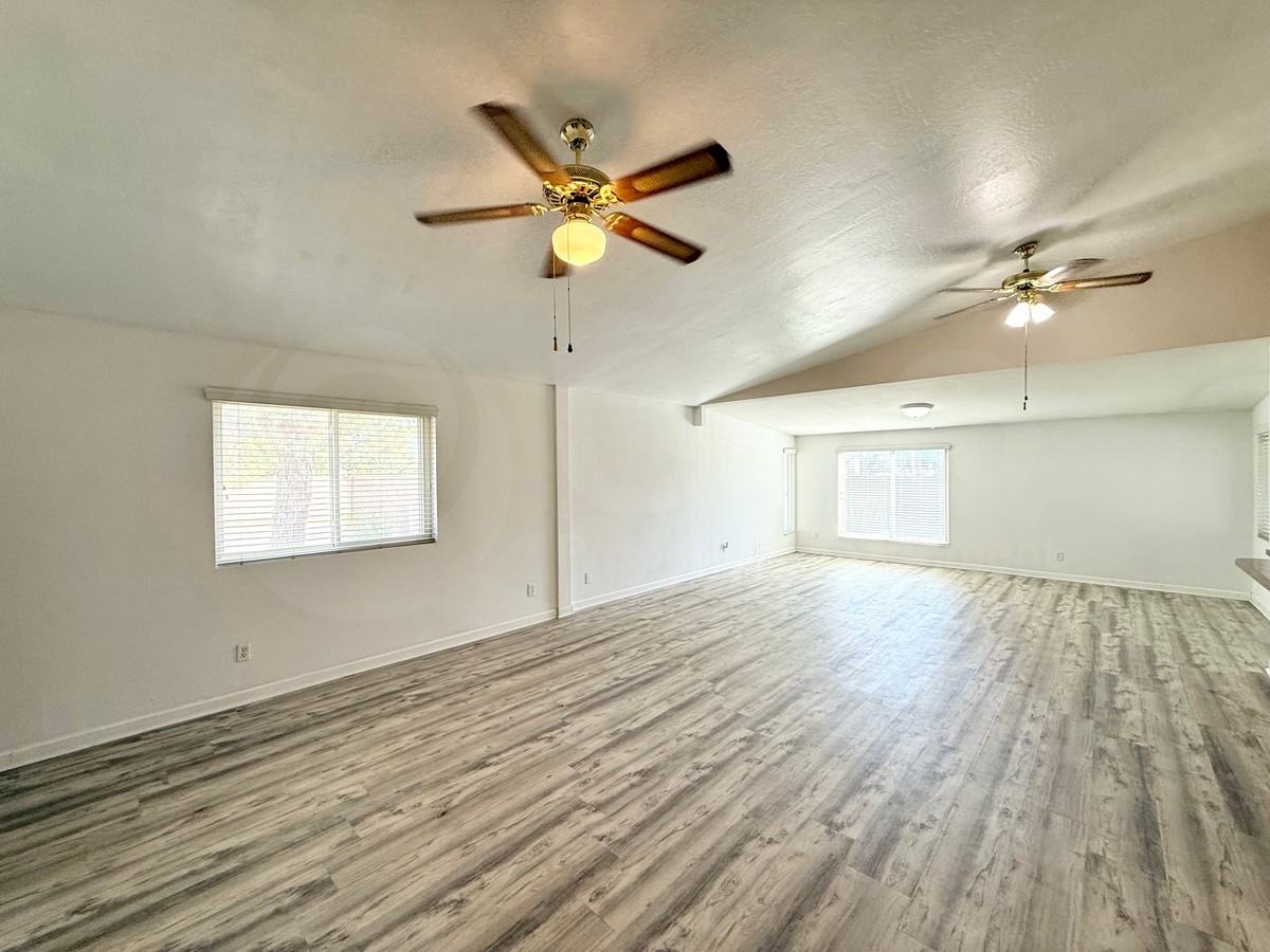 2025 E Chicago St - Photo 3 of 18