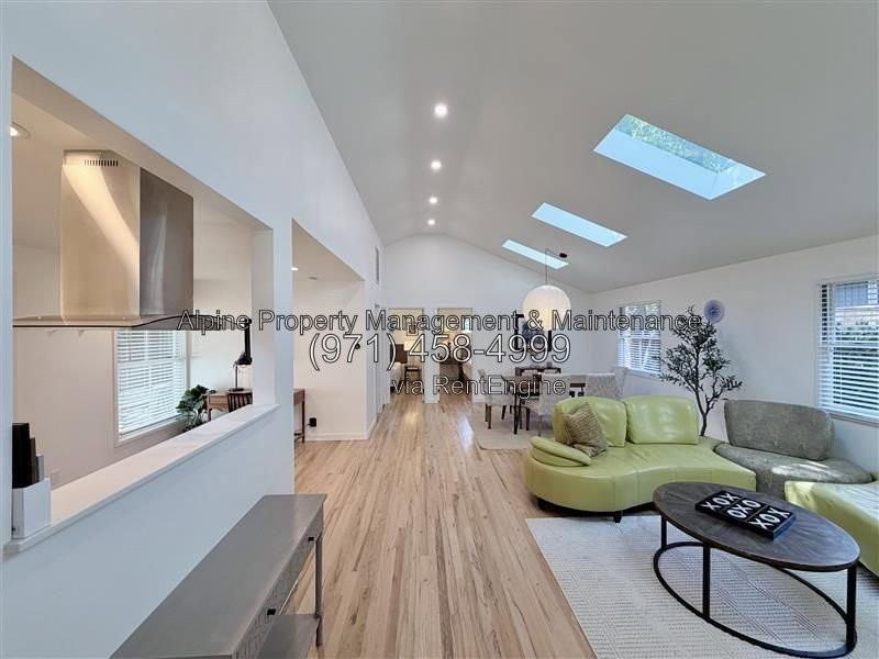16661 Lake Forest Blvd - Photo 3 of 32