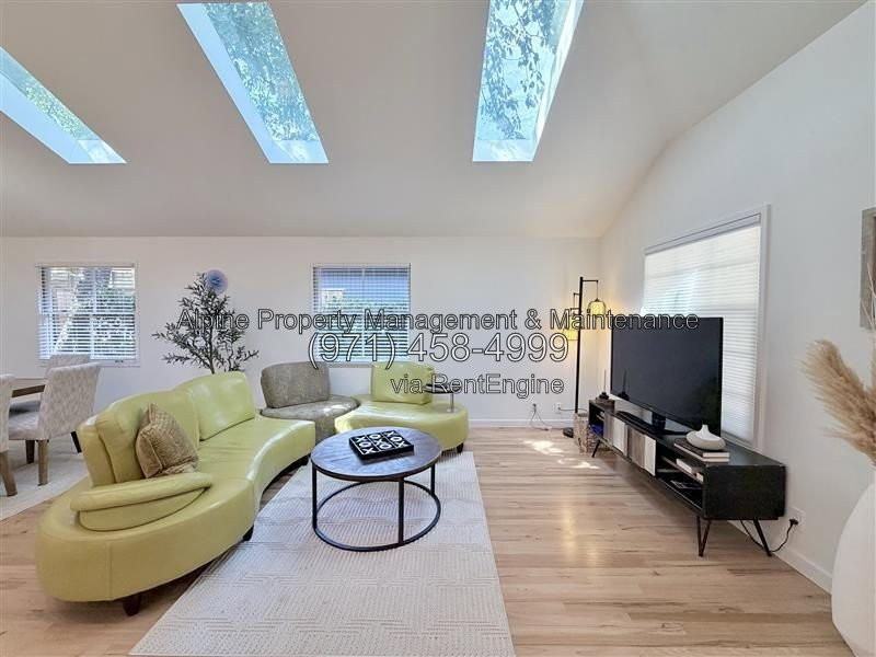 16661 Lake Forest Blvd - Photo 5 of 32