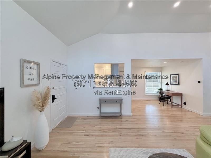 16661 Lake Forest Blvd - Photo 6 of 32