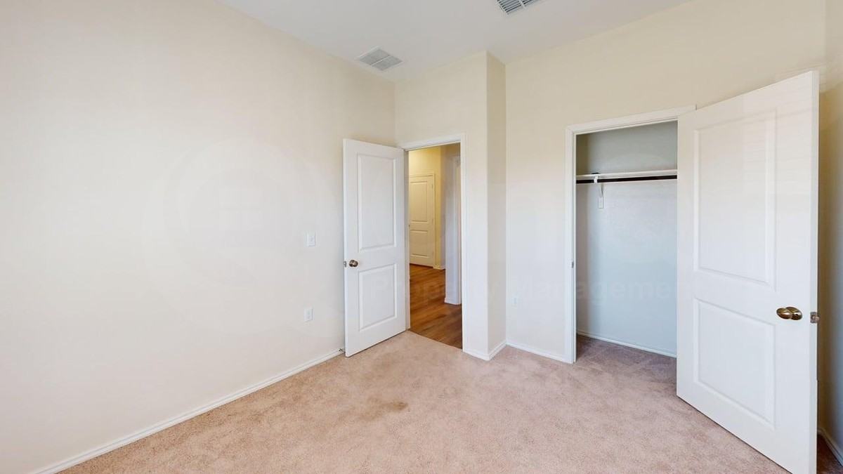 2816 Schwartz Ln - Photo 6 of 17