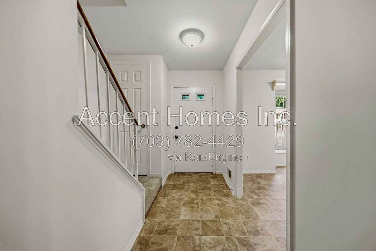 7915 Birchtree Ct - Photo 3 of 34