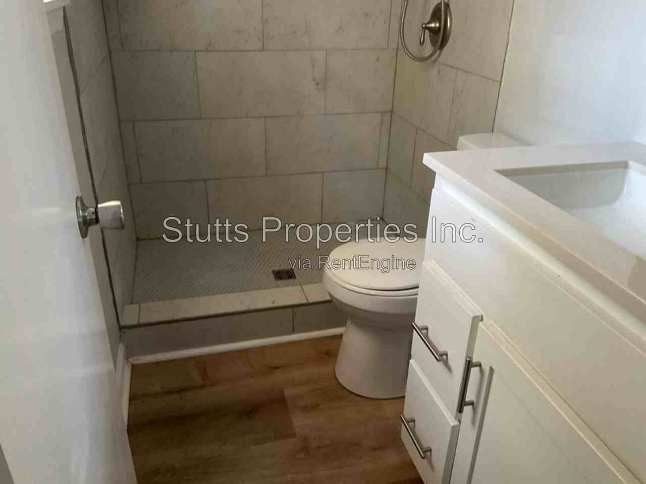 1721 Northern Blvd - Photo 2 of 8