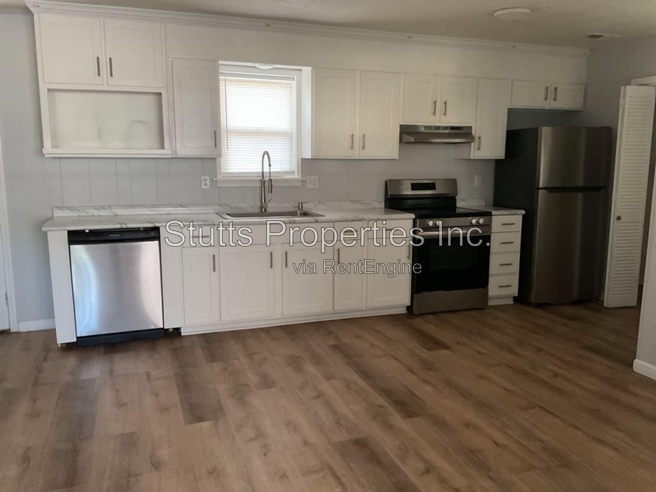 1721 Northern Blvd - Photo 6 of 8
