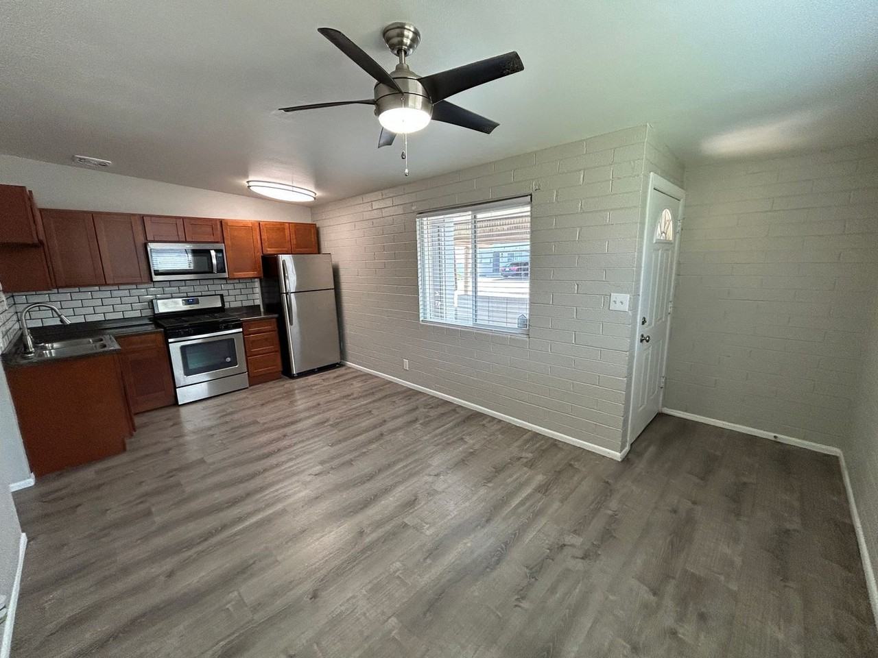 904 S Mariana St #A - Photo 2 of 9