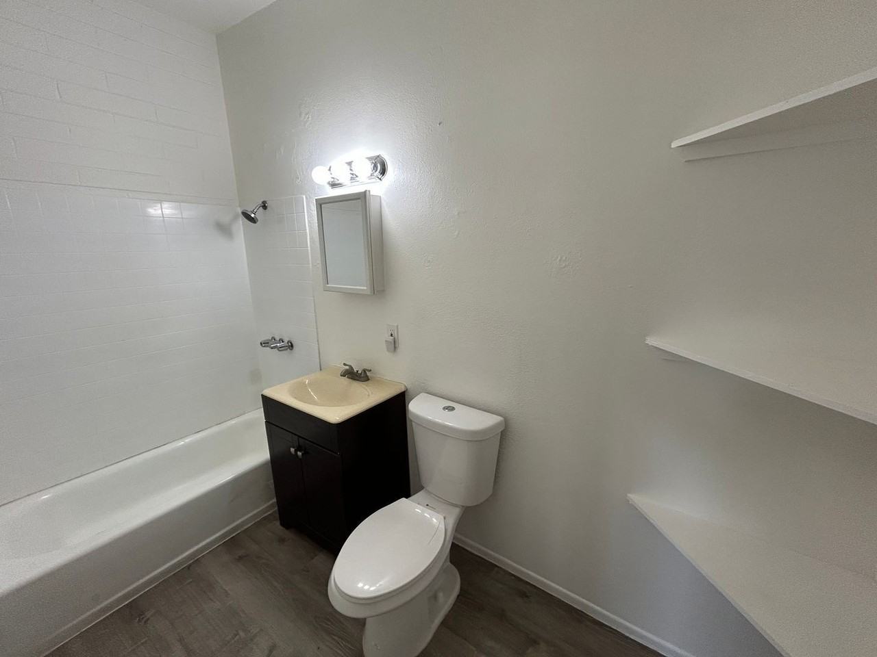 904 S Mariana St #A - Photo 7 of 9