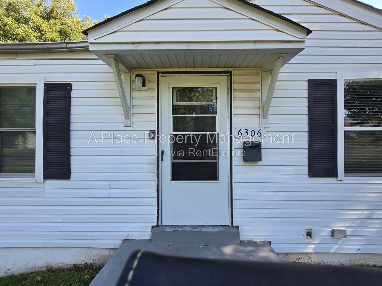 6306 Evergreen Blvd - Photo 2 of 10