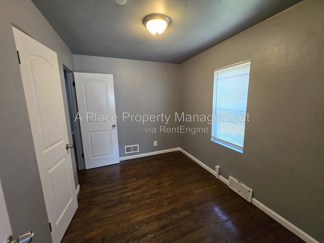 6306 Evergreen Blvd - Photo 6 of 10
