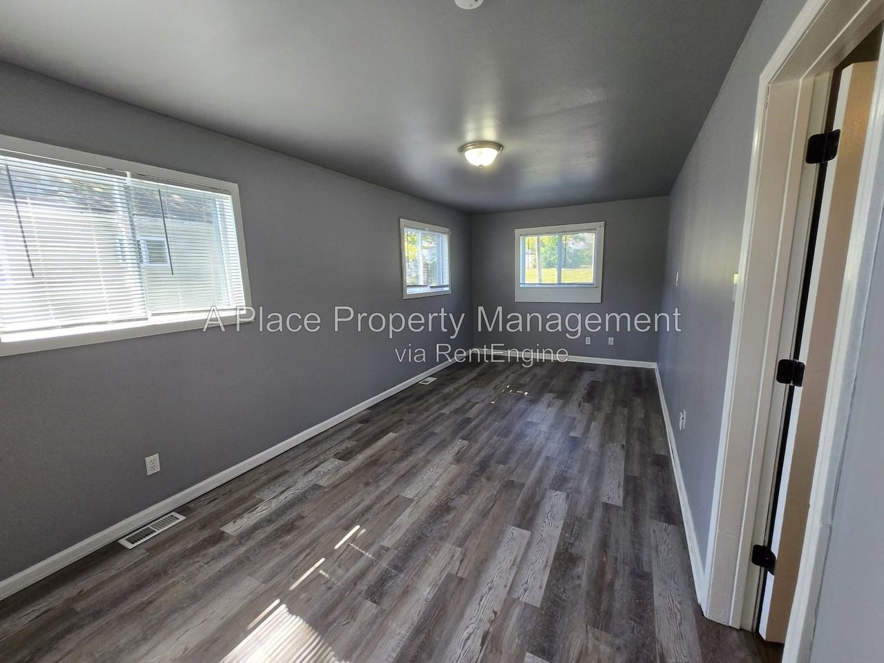 6306 Evergreen Blvd - Photo 7 of 10