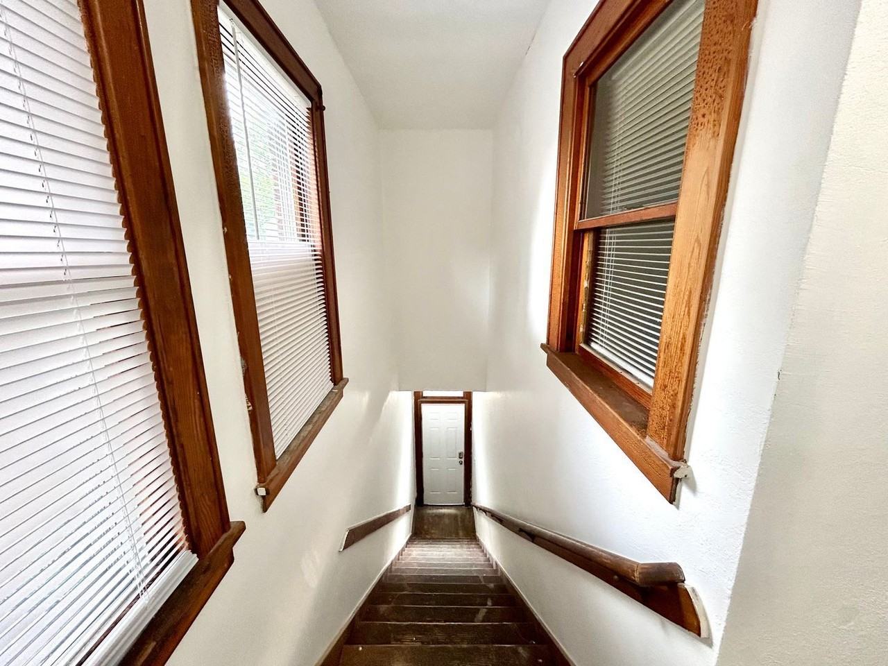 1663 6th St #B - Photo 2 of 16