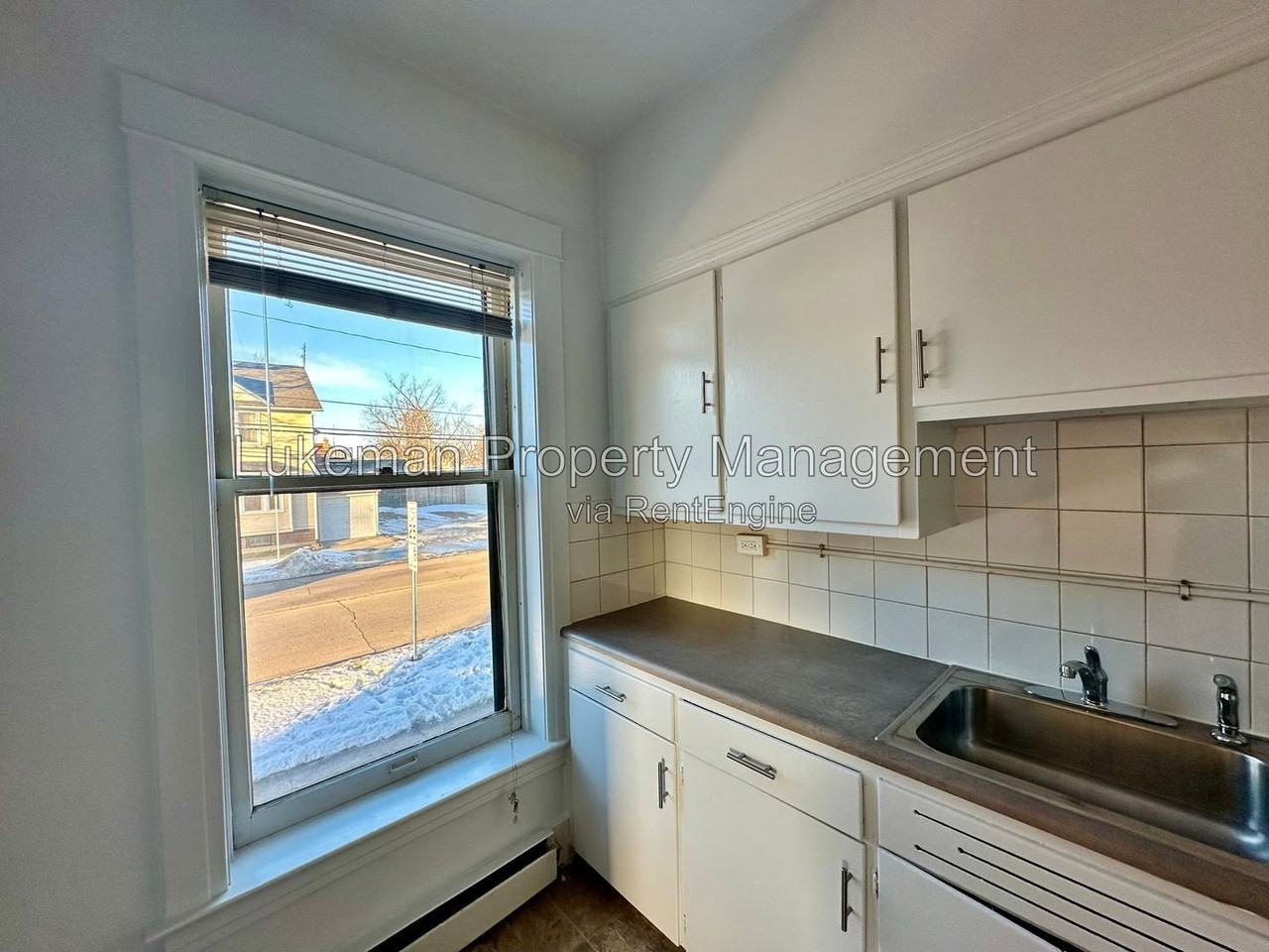 447 W Walnut St #3 - Photo 6 of 16