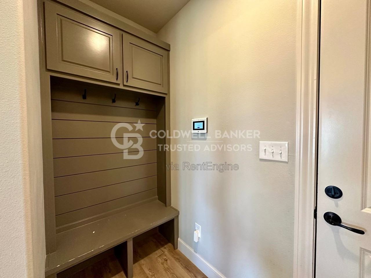 5616 119th St - Photo 6 of 20