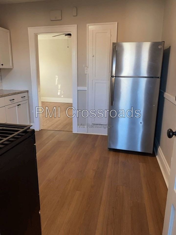 3495 W 98th St #4 - Photo 4 of 30