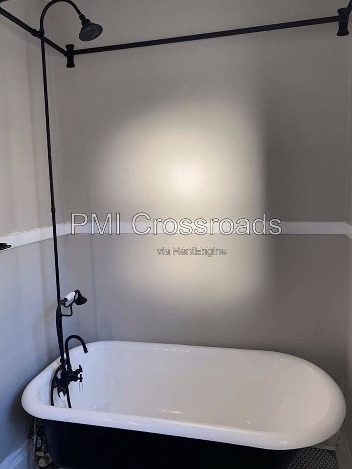 3495 W 98th St #4 - Photo 7 of 30