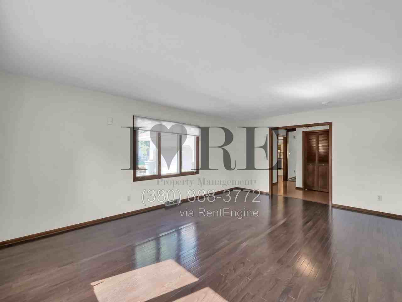 6427 Middleshire St - Photo 5 of 24