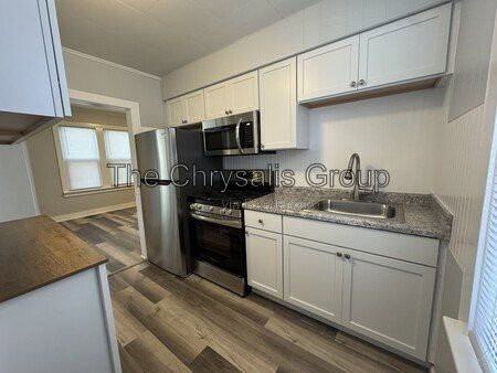 305 W Florence St - Photo 2 of 17