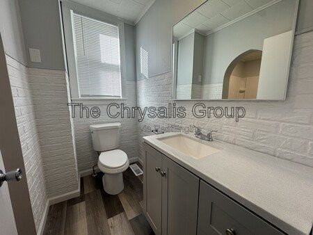305 W Florence St - Photo 6 of 17
