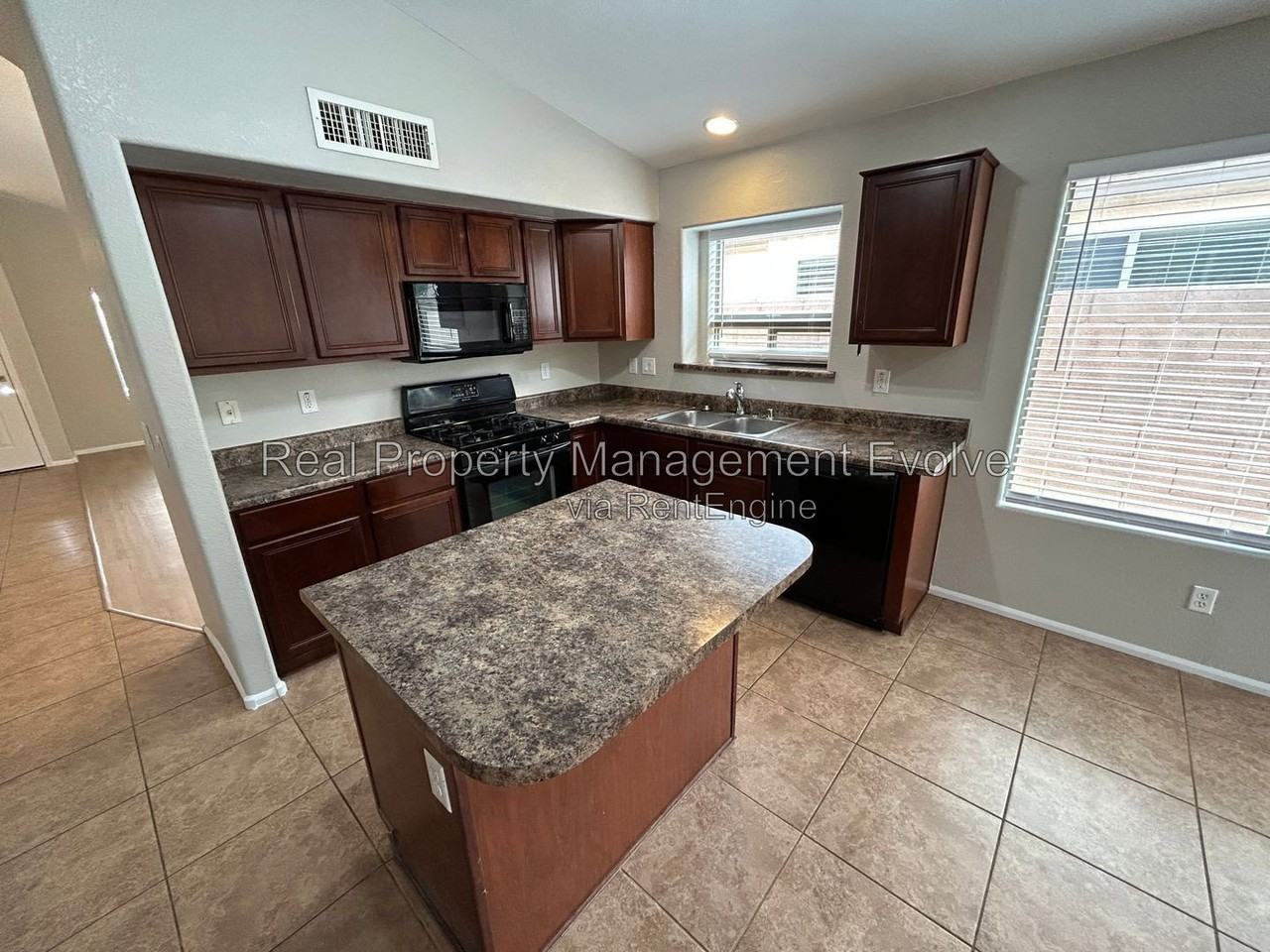 2431 W Oberlin Way - Photo 2 of 23