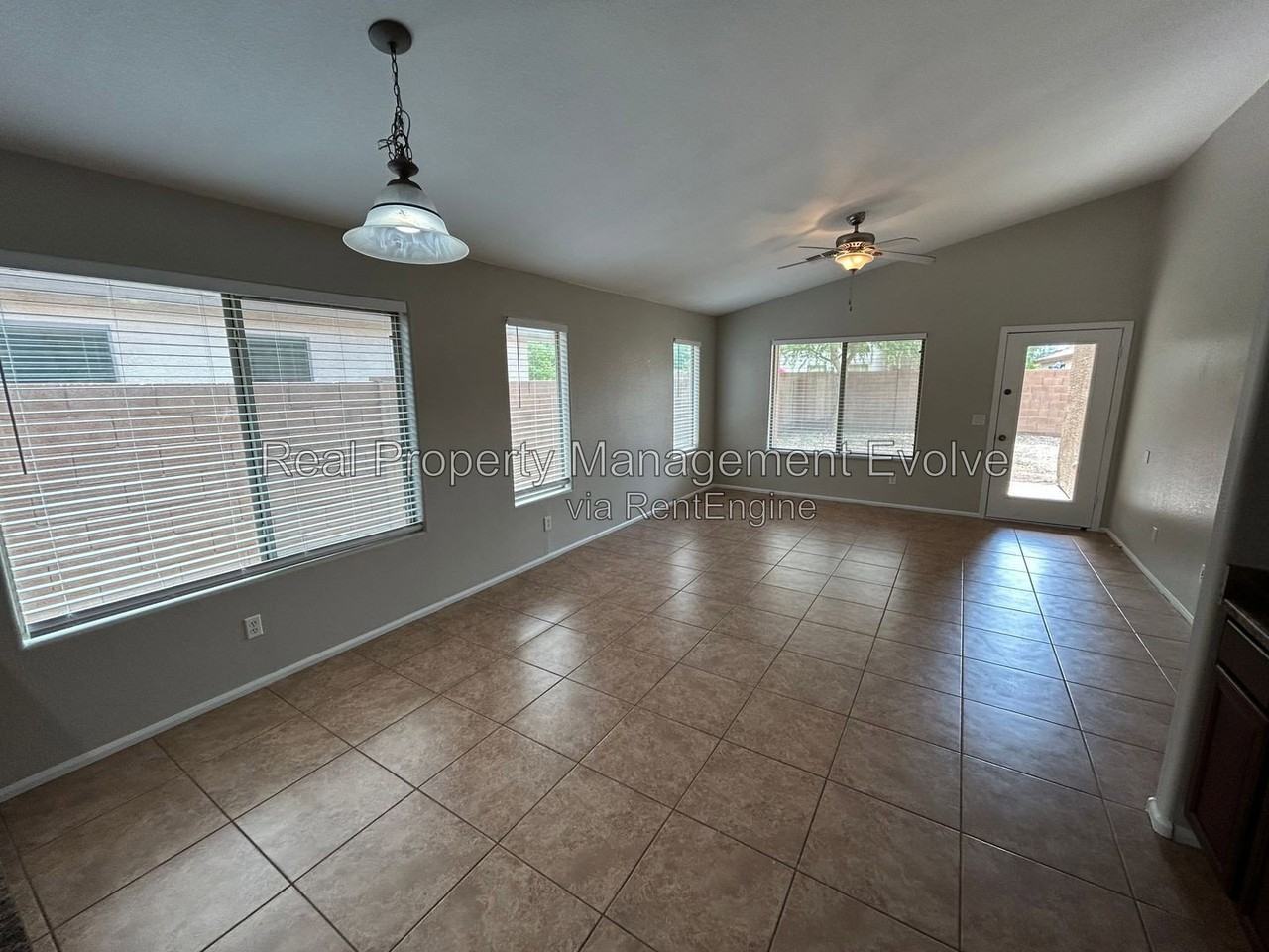 2431 W Oberlin Way - Photo 4 of 23