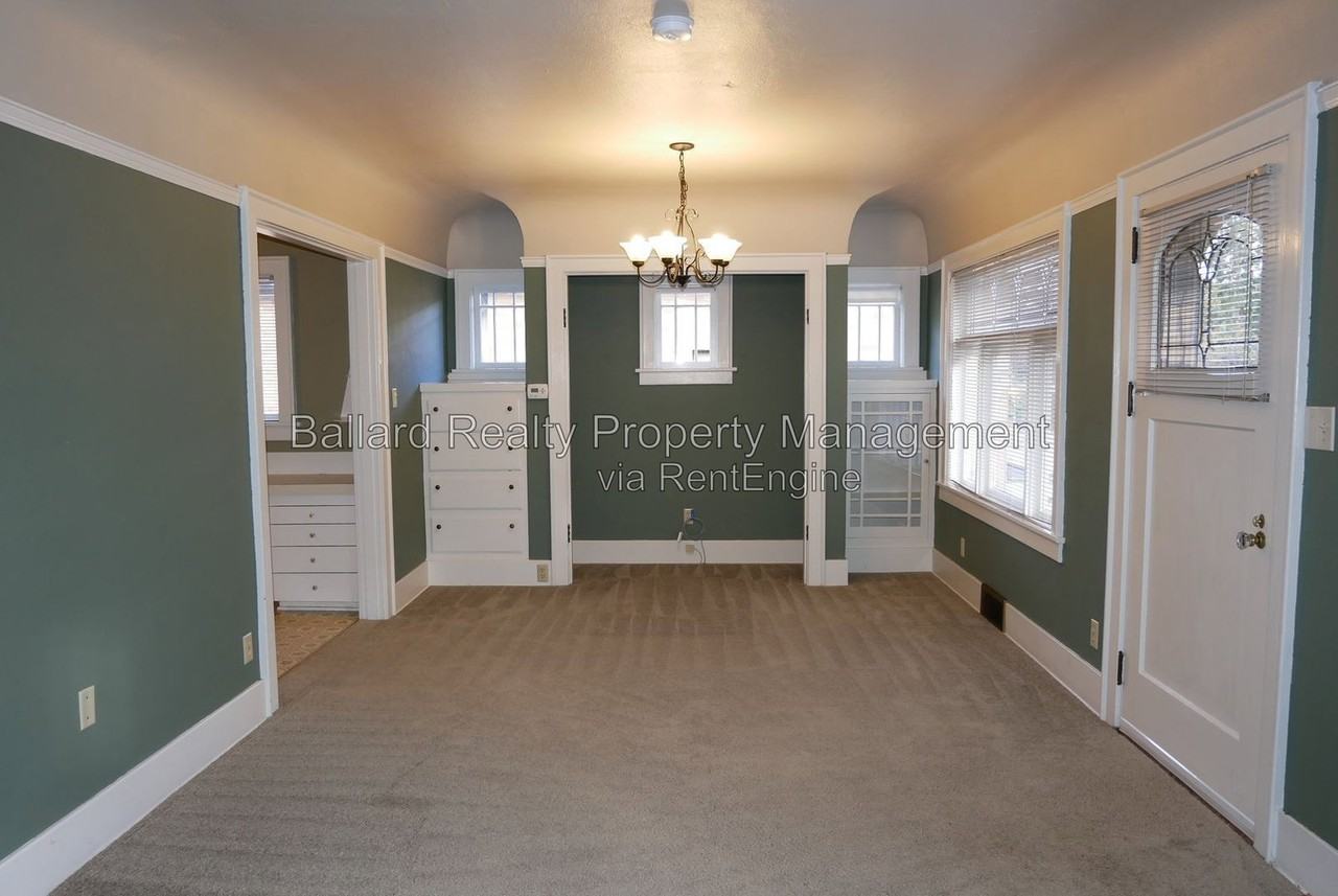 2210 Nw 62nd St - Photo 4 of 21