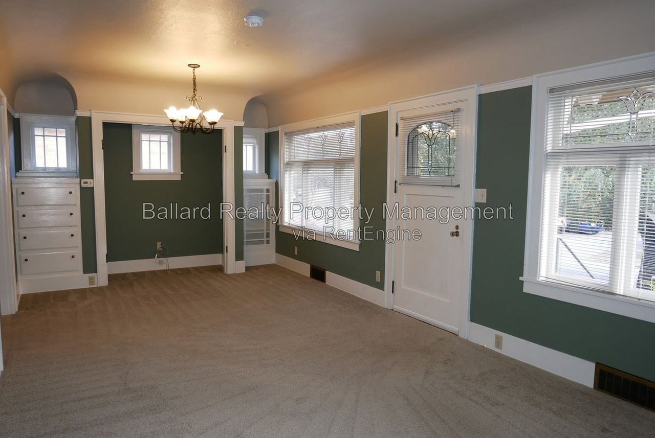 2210 Nw 62nd St - Photo 5 of 21