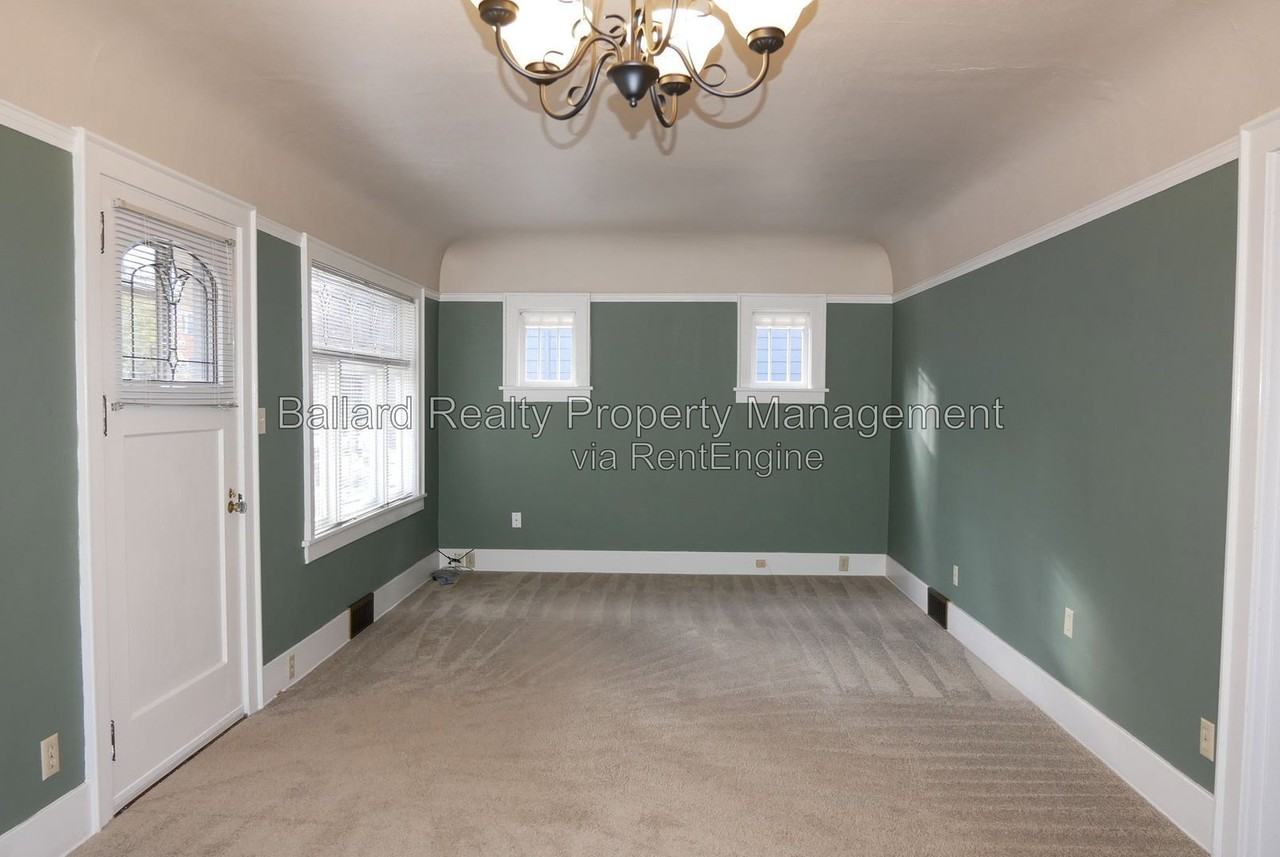 2210 Nw 62nd St - Photo 7 of 21