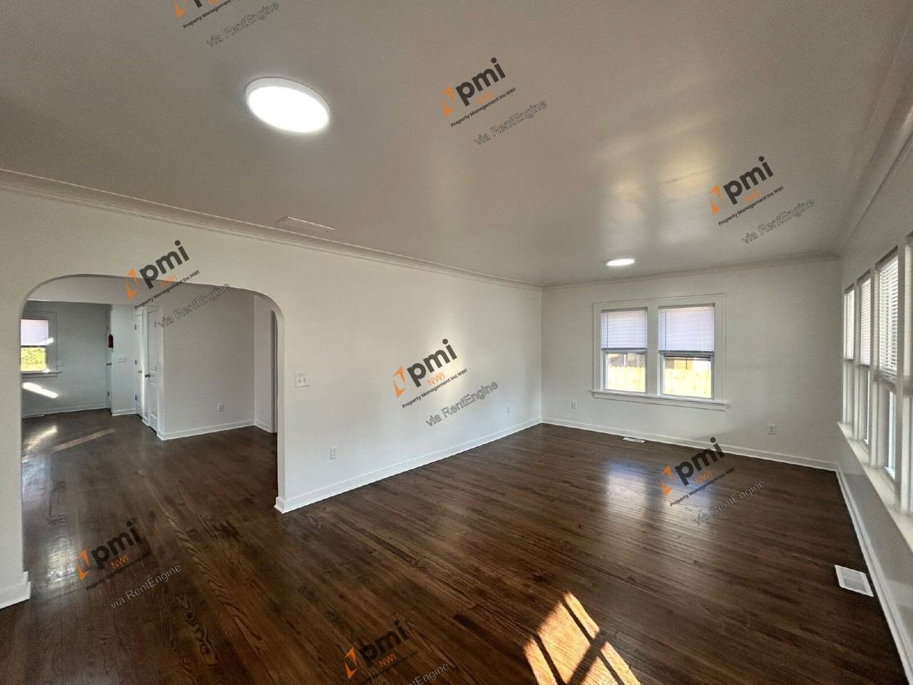 7040 Broadway - Photo 4 of 24