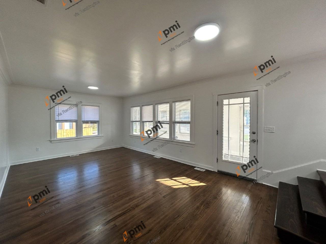 7040 Broadway - Photo 6 of 24