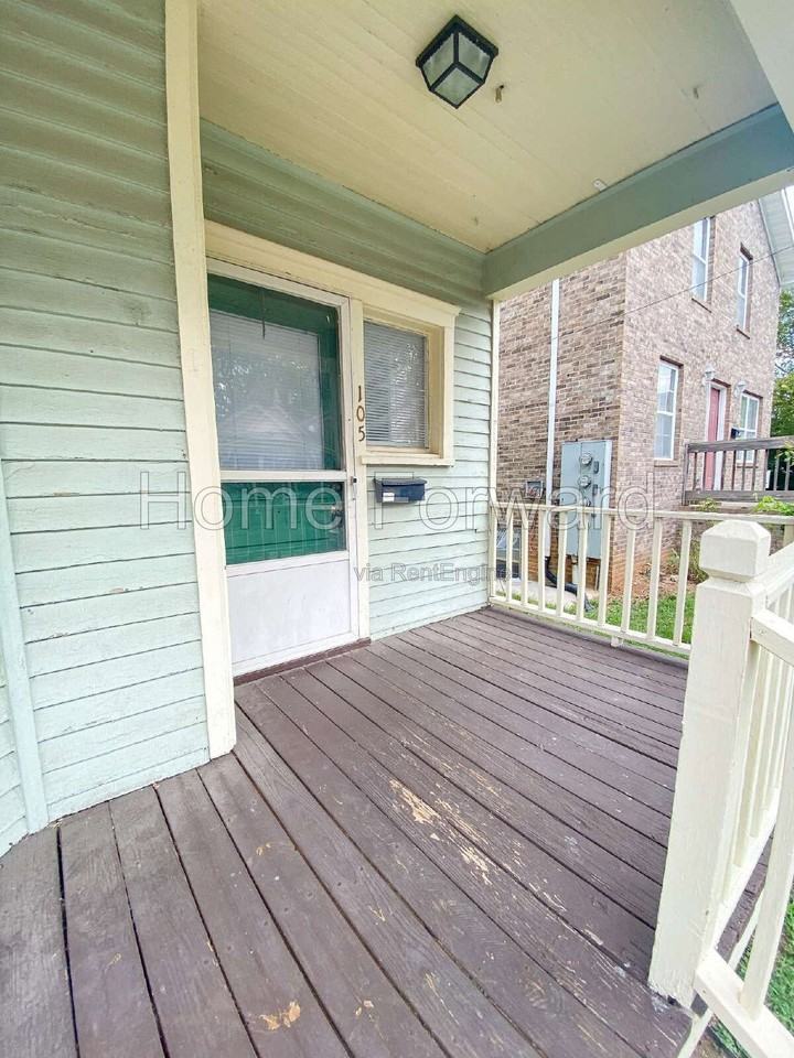105 Hagerman Ct - Photo 2 of 14