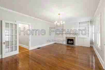 1056 Fontaine Rd - Photo 4 of 26