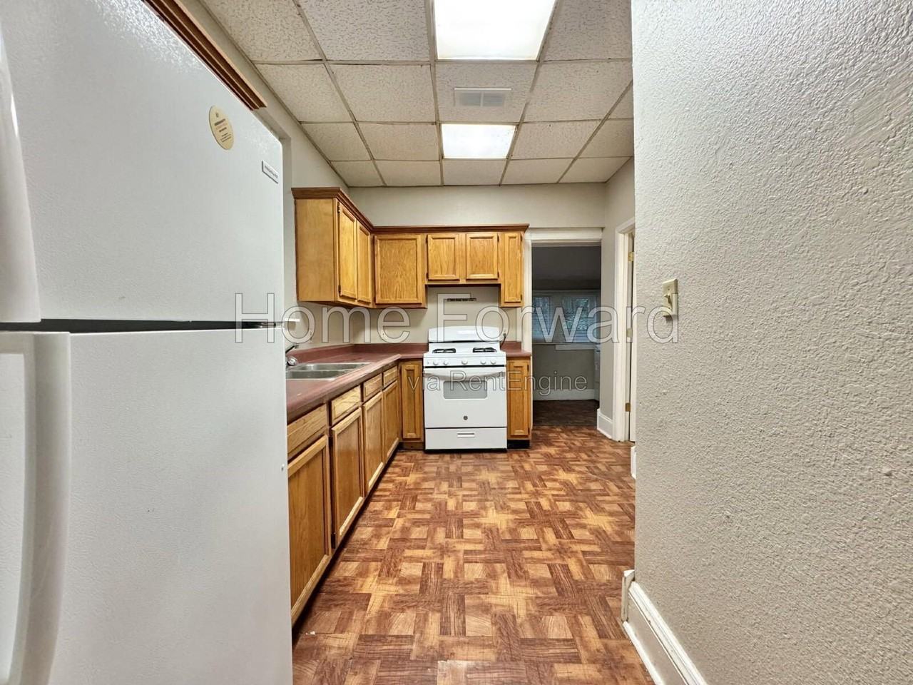 112 Hagerman Ct - Photo 5 of 19