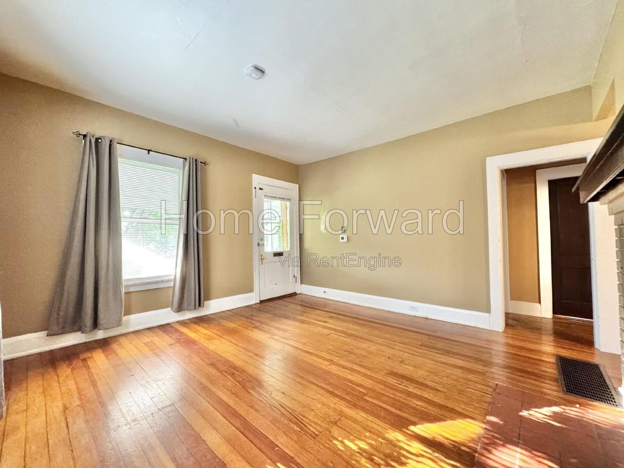 435 Park Ave - Photo 2 of 18