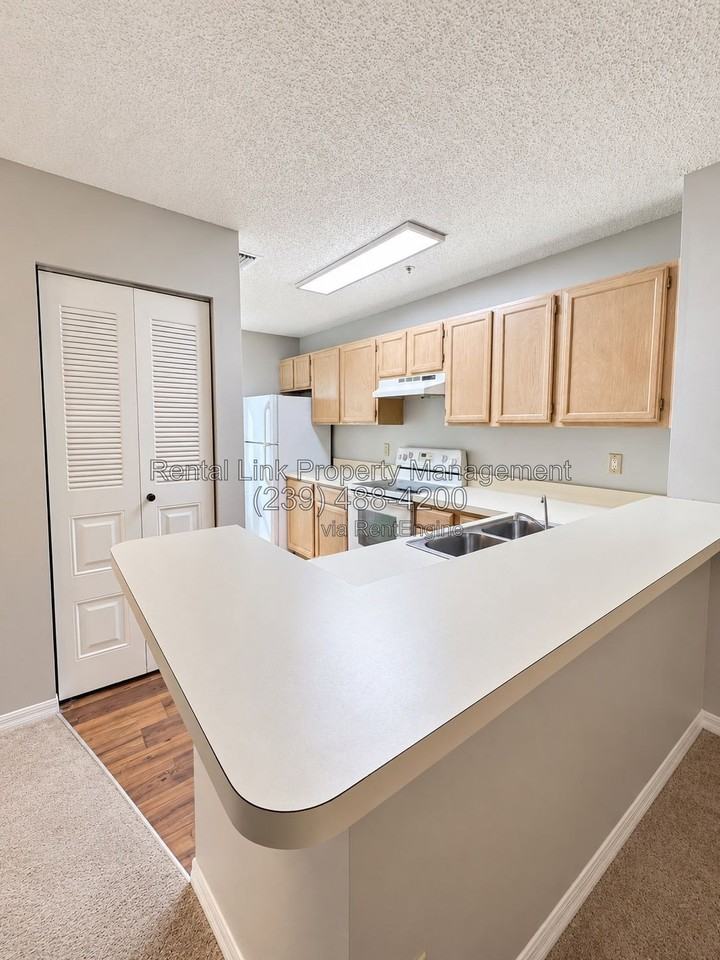 4020 Crockers Lake Blvd #528 - Photo 6 of 30