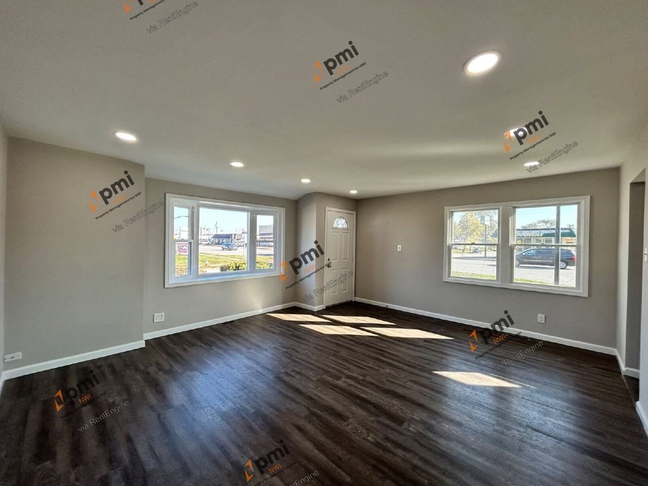 8228 Kennedy Ave - Photo 4 of 22