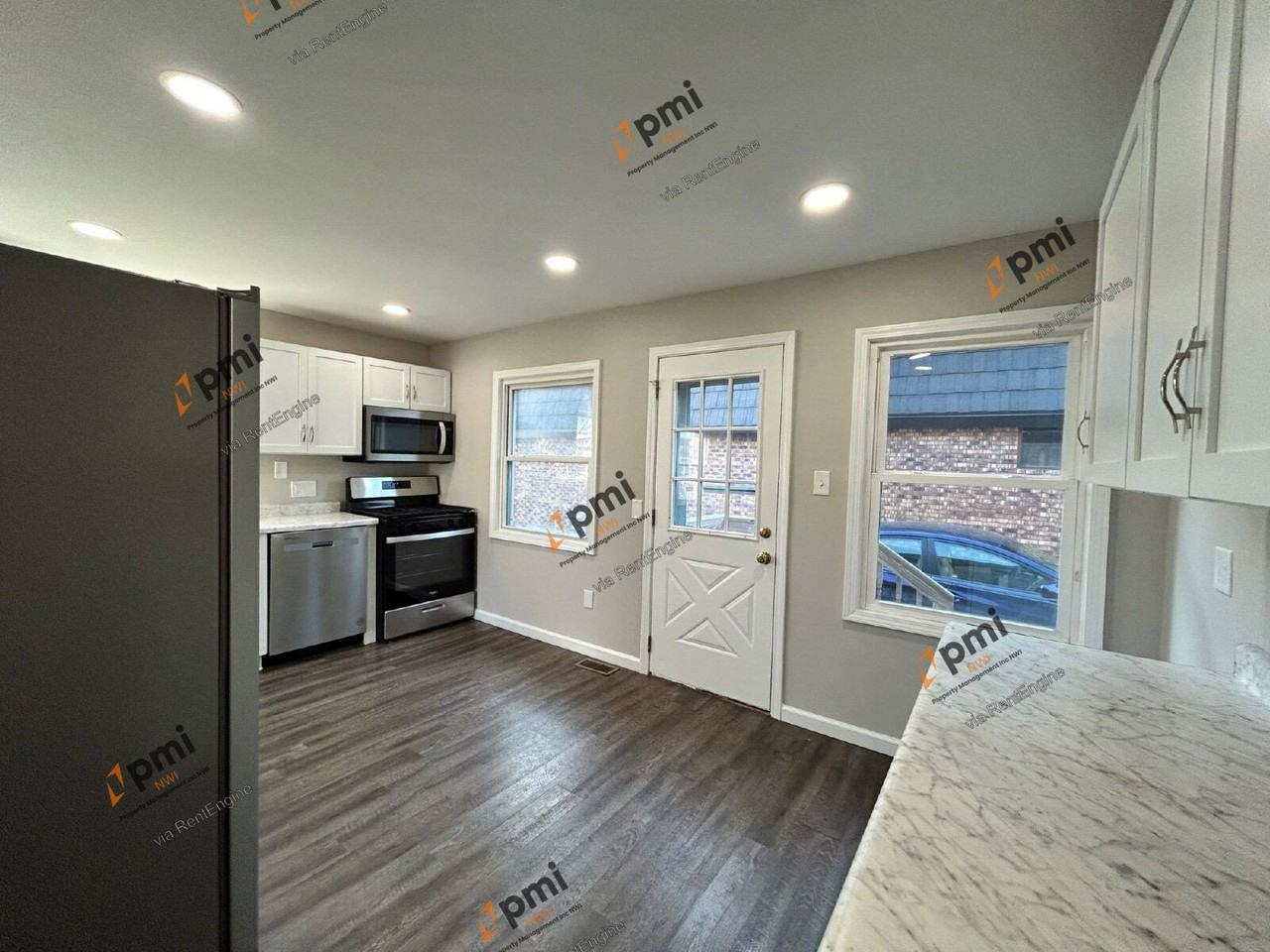 8228 Kennedy Ave - Photo 7 of 22