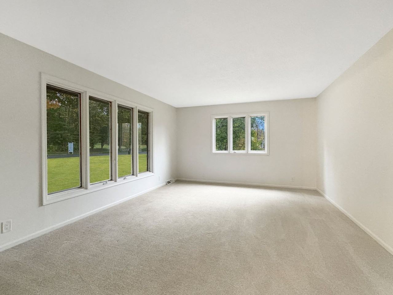 3890 Walker Ave Nw - Photo 7 of 19