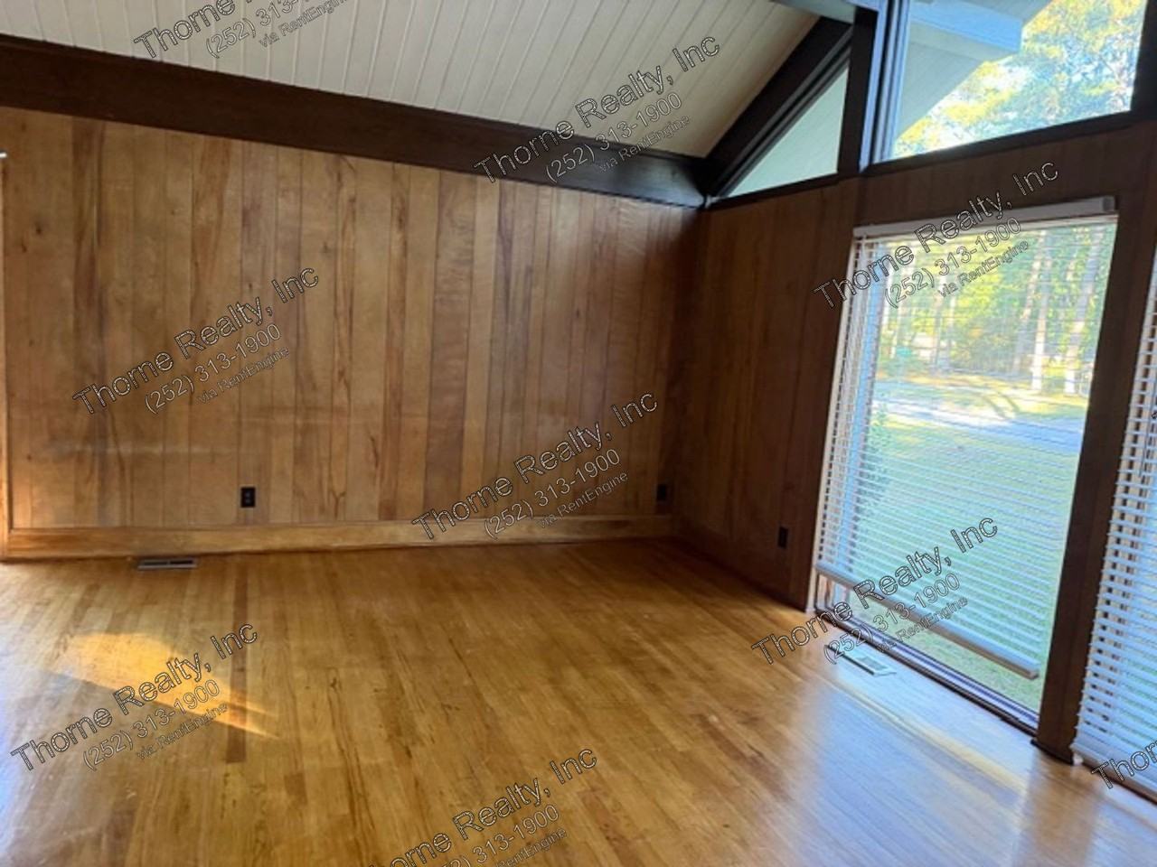 1405 Pinehaven Dr - Photo 3 of 15