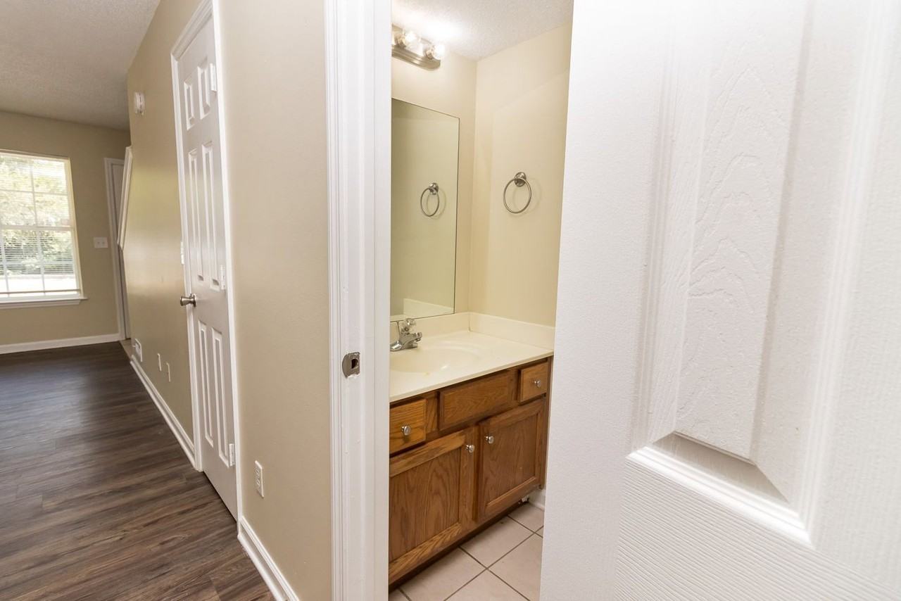 11 Alice Ln #25 - Photo 7 of 14